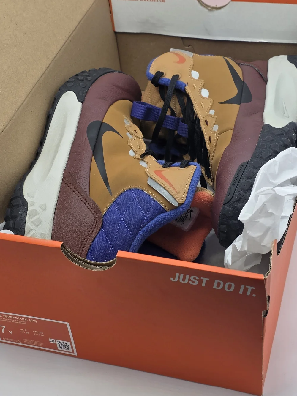 Nike Terrascout GS Flax Bronze Eclipse Sneaker Boots - Youth Size 7